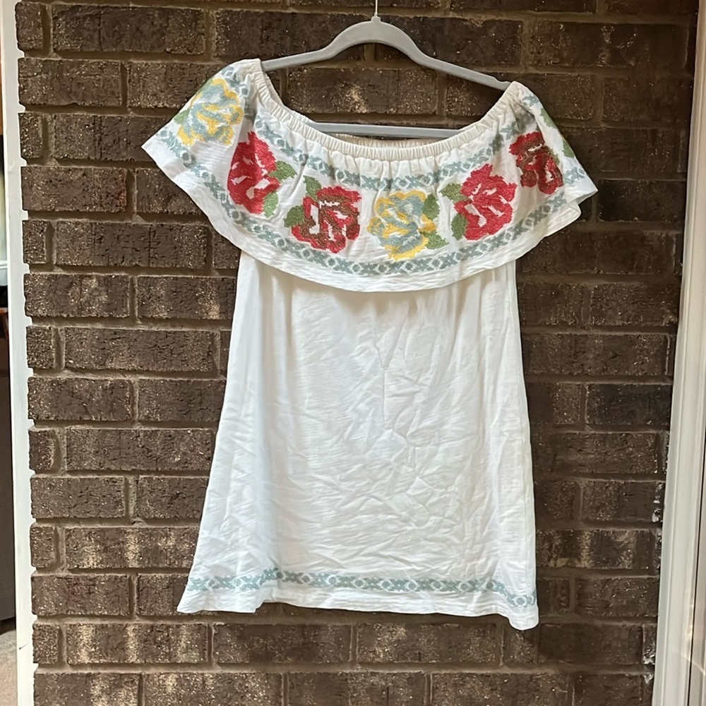 The Impeccable Pig off shoulder embroderied floral top size small